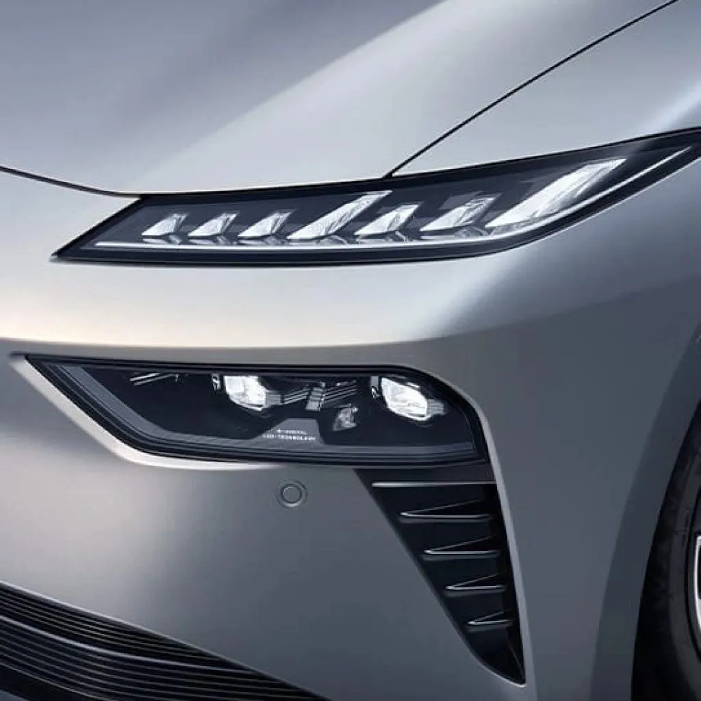 Dongfeng 007 front LED headlight and daytime running light close-up
