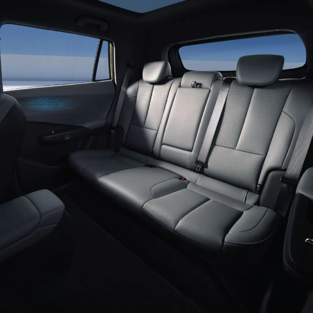 Dongfeng VIGO rear bench seats in light grey upholstery